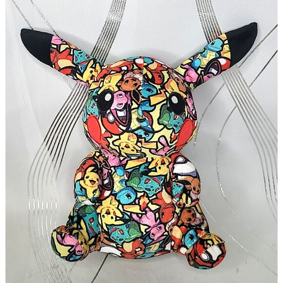 Lof of 3 Pokemon Pikachu - Graffiti Pikachu, Christmas Ornament & 2015 Tomy Toys - Picture 3 of 15